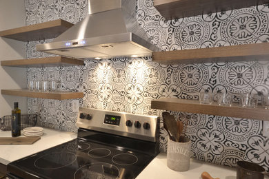 サクラメントにあるトランジショナルスタイルのおしゃれなキッチンの写真