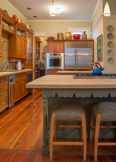 Kitchen by Margot Hartford Photography