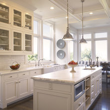 Traditional Kitchen by Dijeau Poage Construction