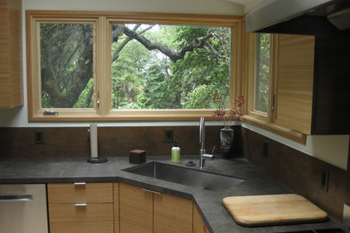 This is an example of a rustic kitchen in San Francisco.