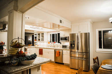 サンルイスオビスポにあるトランジショナルスタイルのおしゃれなキッチンの写真