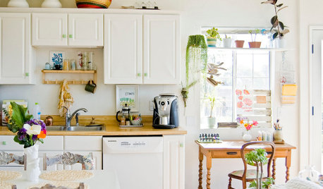 Colorful Ways to Make Over Your Kitchen Cabinetry