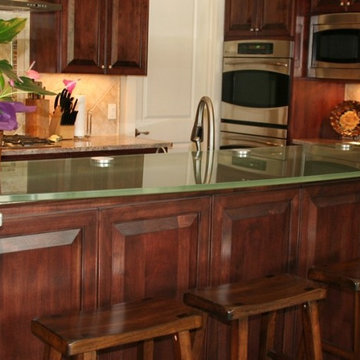 Saten Glass Counter Top in Kitchen