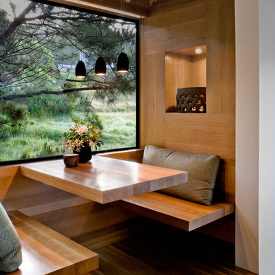 Inspiration for a rustic light wood floor eat-in kitchen remodel in San Francisco