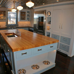 https://www.houzz.com/hznb/photos/seaside-whimsy-in-centerville-ma-traditional-kitchen-boston-phvw-vp~39459