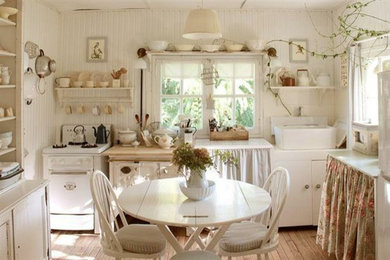 Inspiration for a shabby-chic style kitchen remodel in Mexico City