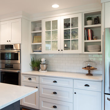 Shaker Cabinets with a 3" Rail in White and Gray (Daniels)