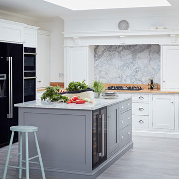 Shaker kitchen with integrated appliances