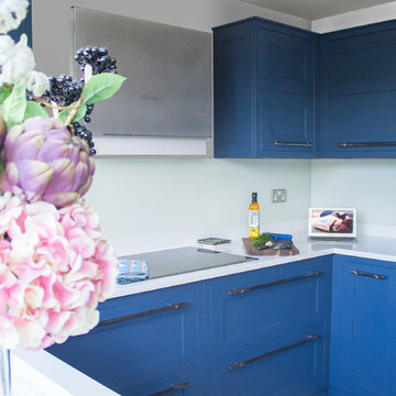 Shaker Style Kitchen in Hicks' Blue with Faber Talika wall hood