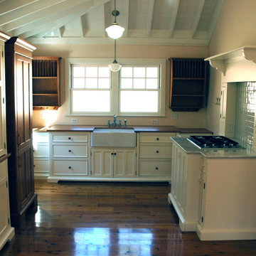 Shaker Style Unfitted Kitchen Furniture