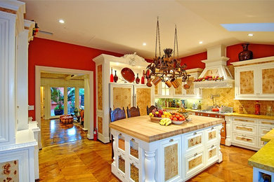Example of a tuscan kitchen design in Los Angeles