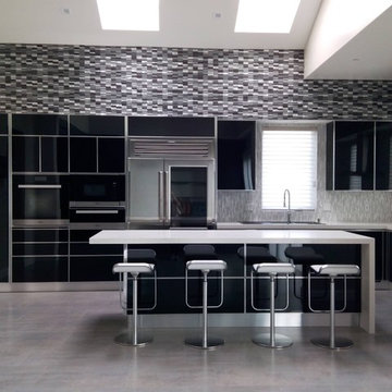 Shiny Black Modern Kitchen in San Gabriel