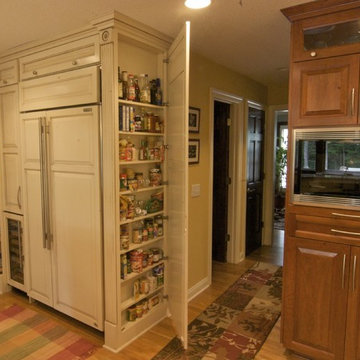 Shorewood kitchen storage