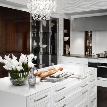 SieMatic Classic Design - White Lacquer and Chestnut Veneer Kitchen