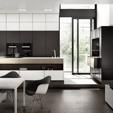 SieMatic PURE Design - Black and White Kitchen with Golden Elements