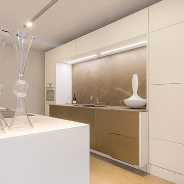 SieMatic PURE Design - White Kitchen with brushed aluminum drawers