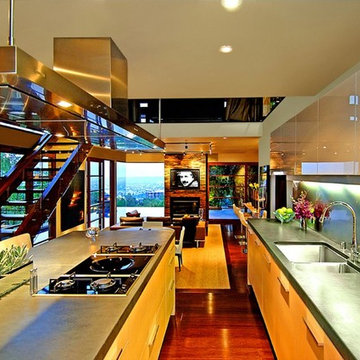 9342 Sierra Mar Hollywood Hills luxury home modern kitchen
