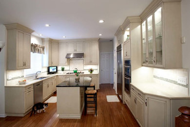 Transitional kitchen photo in Philadelphia
