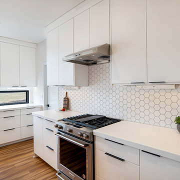 Sleek & Stunning Modern Kitchen with Geometric Backsplash