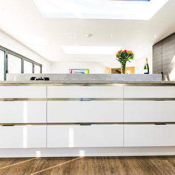 Sleek, Energy Efficient Kitchen for passionate foodie