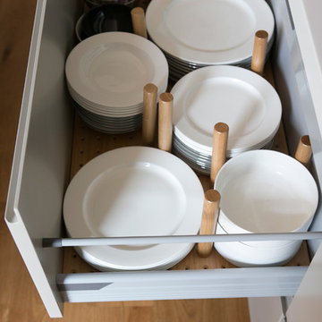 Sleek Handleless J-Profile Kitchen
