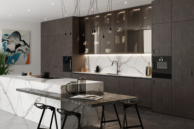 Offene Moderne Küche mit flächenbündigen Schrankfronten, Marmor-Arbeitsplatte, Küchenrückwand in Weiß, Kücheninsel, grauem Boden und weißer Arbeitsplatte in London