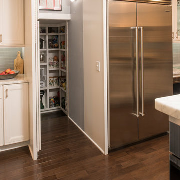 Sleek Professional Kitchen with a Modern Flare