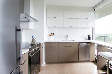 Minimalist kitchen photo in Toronto