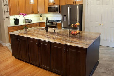 Example of a classic kitchen design in Philadelphia