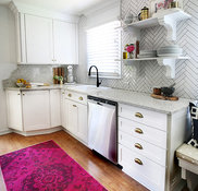 https://st.hzcdn.com/fimgs/pictures/kitchens/small-kitchen-makeover-with-the-hunted-interior-martha-stewart-living-img~2fb197e9059d4072_8377-1-af35494-w182-h175-b0-p0.jpg