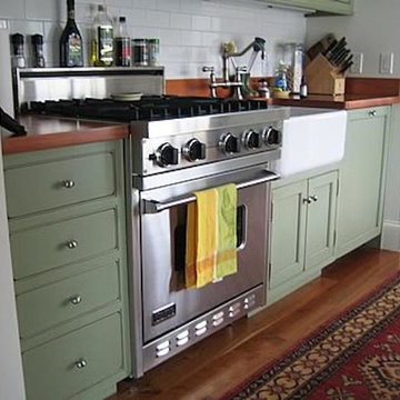 Small Kitchen w/ Green Kitchen