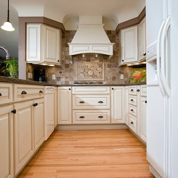Small kitchen with cove ceilings