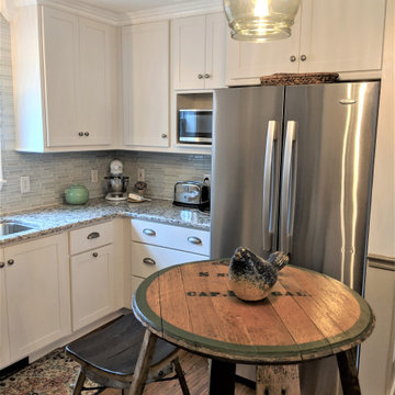 Small, quaint kitchen in Horseheads, NY