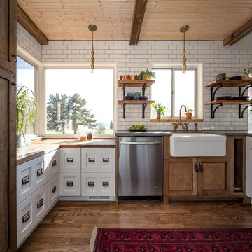 Small Rustic Farmhouse Kitchen