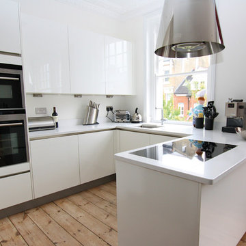 Small white gloss kitchen