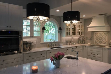 Inspiration for a farmhouse kitchen remodel in Jacksonville