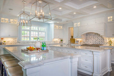 Example of a trendy kitchen design in Los Angeles