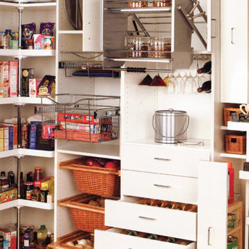 So much pantry storage!