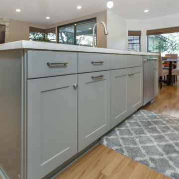 Soderberg - Playa Del Ray - Kitchen and Living Room