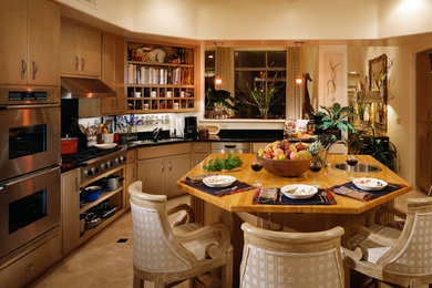 Example of a transitional kitchen design in Phoenix