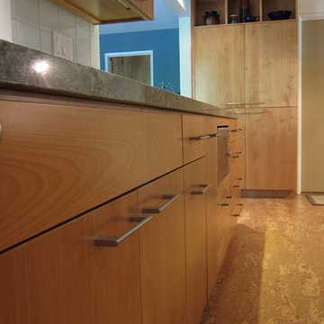 Solid Flat Panel Maple Cabinets