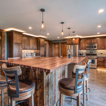 Sophisticated Rustic Eat in Kitchen