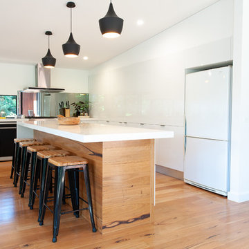 Sorrento Beach House - Modern Kitchen Design