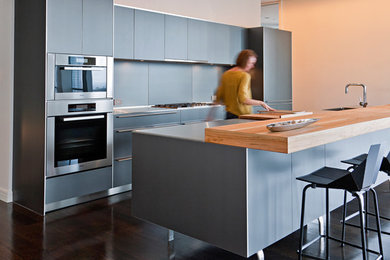 Example of a minimalist kitchen design in Dallas