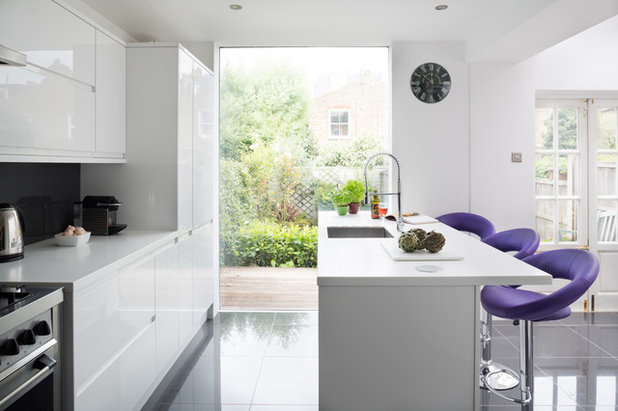 Contemporary Kitchen by London Contemporary