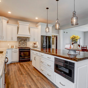 Spacious 1 1/2 Story Country Home