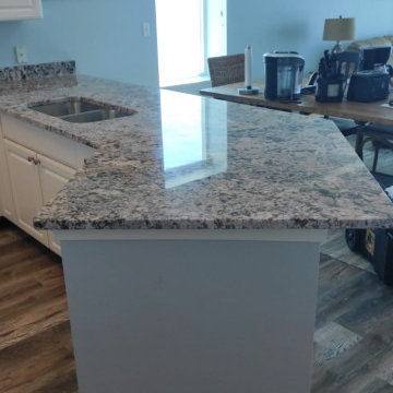 Splendor White Granite Kitchen Countertops