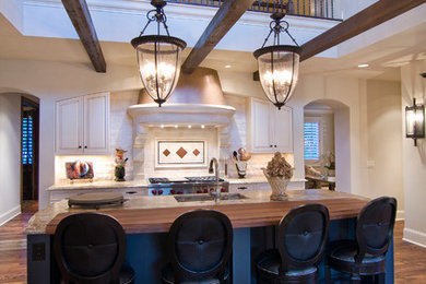 Elegant kitchen photo in Minneapolis