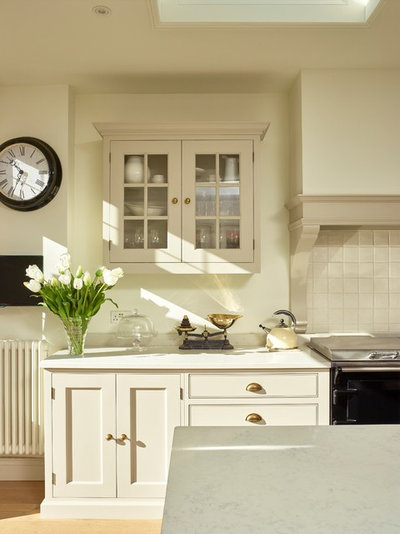 Classic Shaker Cabinets for a Kitchen and Laundry Room
