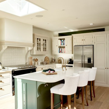 75 Beautiful Kitchen With Beige Cabinets And White Backsplash Pictures Ideas January 2022 Houzz